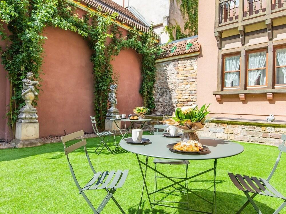 Le 1615 - Luxe Et Spa Colmar Exterior photo